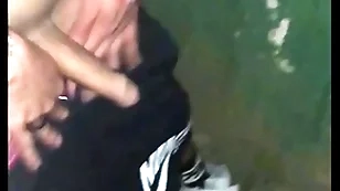 Novinho macho dando de pau duro no ibirapuera