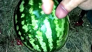 I found a watermelon in eradicate affect forest and fucked on the same plane with two members / male shin up / russian reproachful talk / dildo