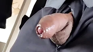 Handjob in front of be passed on mirror