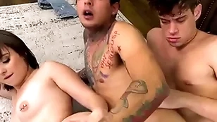 Bisex 3some ends with impenetrable depths fucking train