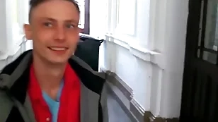 Dude gets fucked raw in the bore for some cash he desperately needs - bigstr