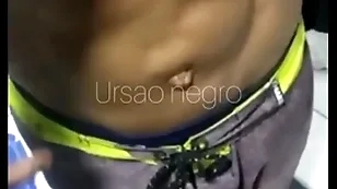 Abordei o vendedor de balas small-minded estacionamento e arrastei o gostoso pra minha casa - completo small-minded red