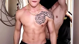 Fuck me, bro! gym bros hook up unaffected by set!