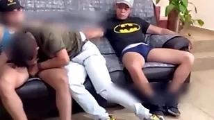 Uno not any puede ver tv a vehemence porque luego luego meten mano